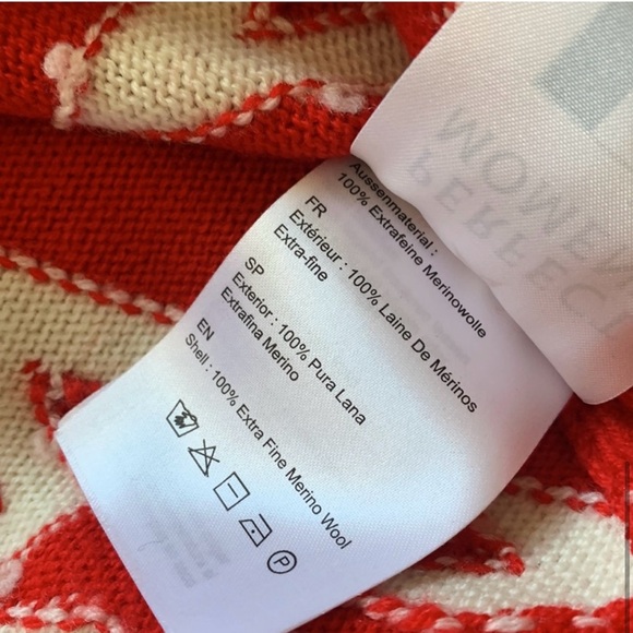 Perfect moment star dust ski sweater in Snow White star /red great condition - Picture 4 of 9